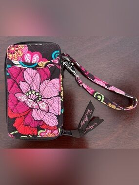 Vera Bradley Retired Va Va Bloom Quilted I.D. Wallet Wristlet